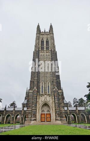 DURHAM, NC-23 FEB 2019 - Blick auf die Duke Kapelle, eine Kirche in der Mitte der Duke University Campus, eine private Forschung Universität. Stockfoto