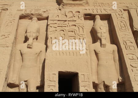 Der kleine Tempel der Hathor und Nefertari, Abu Simbel, Nubien, obere Ägypten, Nordafrika, Naher Osten Stockfoto