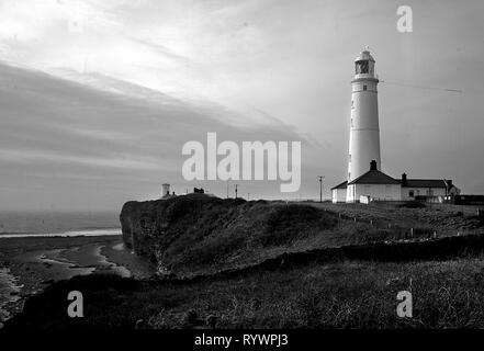 Nash Point Lighthouse auf der Heritage Coast, South Wales, UK gelegen Stockfoto