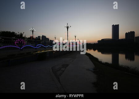 Abendlicher Blick, Liaocheng City, Provinz Shandong, China. Stockfoto