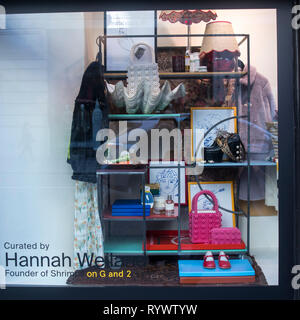 London, UK, 17. Februar 2019. Die Schaufenster der Freiheit Department Store in der Regent Street, London. Eröffnet im Jahre 1875 Store ist mit Luxus gekennzeichnet Stockfoto