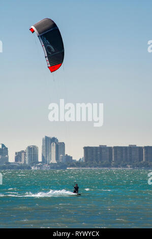 Kitesurfen in Miami, Florida Stockfoto