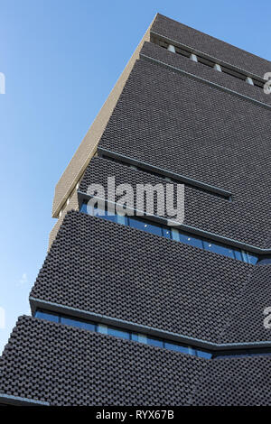 LONDON, UK - 11. März : Äußeres der Tate Modern Art Gallery in London am 11. März 2019 Stockfoto