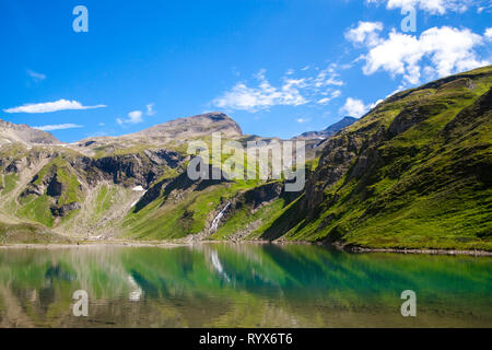 Alpinen See namens Nassfeld Speicher im Nationalpark Hohe Tauern in Österreich Stockfoto