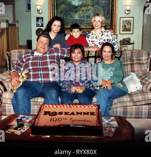 SARA GILBERT, MICHAEL FISHMAN, ALICIA GORANSON, John Goodman, ROSEANNE, Laurie Metcalf, ROSEANNE, 1988 Stockfoto