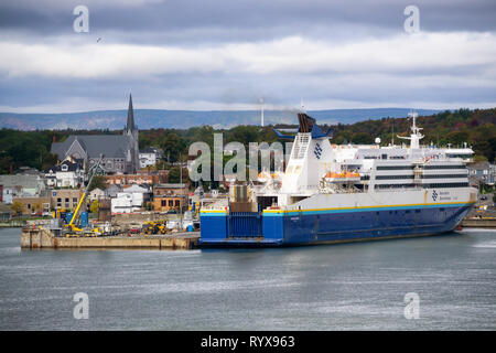 North Sydney, Nova Scotia, Kanada - Oktober 10, 2018: Blick auf die Stadt in der Nähe des Fährhafen während ein trüber Herbsttag. Stockfoto