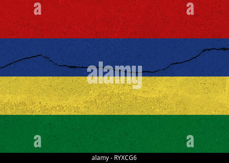 Mauritius Flagge auf Betonwand mit Crack. Patriotische grunge Hintergrund. Flagge von Mauritius Stockfoto