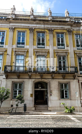 Palace in neoklassizistischer Architektur im späten 19. Jahrhundert in Lissabon, Portugal. Stockfoto