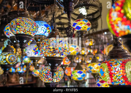 Vielfalt von bunten Türkei Glas Lampen für Verkauf in Göreme, Kappadokien, Türkei. Stockfoto