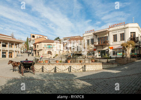 Signagi, Georgien - November 23, 2011: Blick auf den Hauptplatz der malerischen Signagi Stadt in der Region Kachetien, Georgien Stockfoto