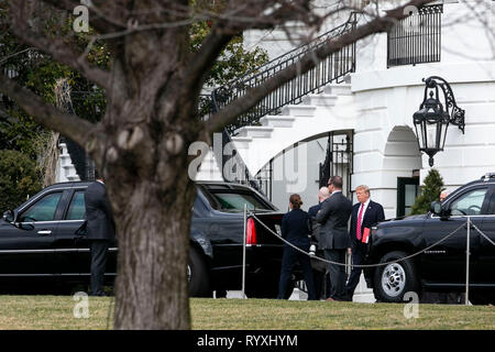 Washington, DC, USA. 15 Mär, 2019. Präsidenten der Vereinigten Staaten Donald J. Trumpf fährt das Weiße Haus, als er auf das Pentagon Köpfe, in Washington, DC, USA, am Freitag, den 15. März 2019. Credit: Al Drago/Pool über CNP | Verwendung der weltweiten Kredit: dpa/Alamy leben Nachrichten Stockfoto