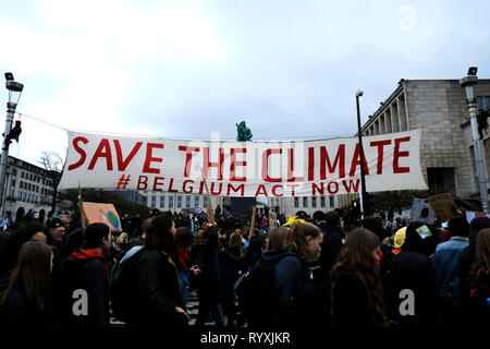 Brüssel, Belgien. 15 Mär, 2015. Demonstranten nehmen an einem Protest gegen den Klimawandel in Brüssel, Belgien am 15.03.2015. Credit: ALEXANDROS MICHAILIDIS/Alamy leben Nachrichten Stockfoto