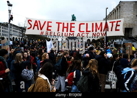 Brüssel, Belgien. 15 Mär, 2015. Demonstranten nehmen an einem Protest gegen den Klimawandel in Brüssel, Belgien am 15.03.2015. Credit: ALEXANDROS MICHAILIDIS/Alamy leben Nachrichten Stockfoto