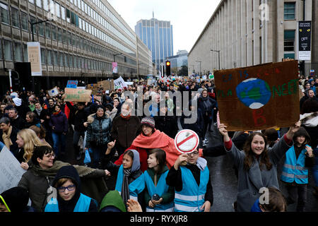Brüssel, Belgien. 15 Mär, 2015. Demonstranten nehmen an einem Protest gegen den Klimawandel in Brüssel, Belgien am 15.03.2015. Credit: ALEXANDROS MICHAILIDIS/Alamy leben Nachrichten Stockfoto