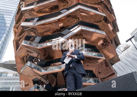 New York, NY - 15. März 2019: Hudson Yards ist lagest private Entwicklung in New York. Anderson Cooper spricht am Tag öffnen am Hudson Yards von Manhattan Credit: Lev radin/Alamy leben Nachrichten Stockfoto