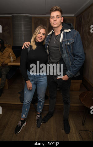 Laura Kran und Tristan Phipps besuchen Begriff Magazin x Zubrowka listening Party im H Club mit Rapper Kelvyn Colt bietet: Tristan Phipps, Laura Kran Wo: London, Vereinigtes Königreich, wenn: 12 Feb 2019 Credit: Phil Lewis/WENN.com Stockfoto