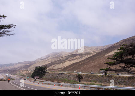 Wolken in entlang der Kalifornischen Küste fahren in der Nähe von Santa Barbara, Kalifornien Stockfoto