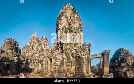 Bayon Tempel in Angkor Thom am Morgen Zeit. Siem Reap. Kambodscha. Panorama Stockfoto