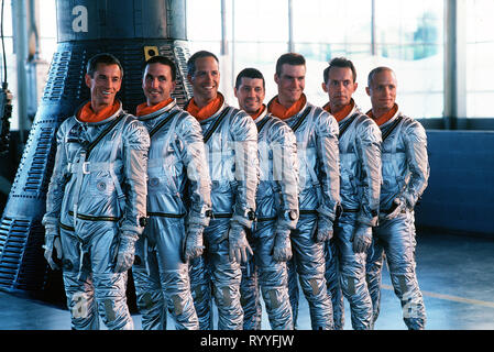 Scott Glenn, Scott Paulin, Charles Frank, Fred Ward, Dennis Quaid, Lance Henriksen und Ed Harris Film: Das rechte Material (USA 1983) Zeichen (s): Alan Shepard, Deke Slayton, Scott Carpenter, Gus Grissom, Gordon Cooper, Wally Schirra & John Glenn Regie: Philip Kaufman vom 21. Oktober 1983 SSP 62461 Allstar Bildarchiv/WARNER BROS. ** Warnung ** Dieses Foto ist nur für den redaktionellen Gebrauch bestimmt und unterliegen dem Copyright von WARNER BROS. und/oder der Fotograf durch den Film oder die Produktion Firma zugewiesen und nur durch Publikationen in Verbindung mit der Förderung der oben genannten Film reproduziert werden kann. Eine obligatorische Credit Stockfoto