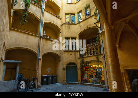 Traboule in Vieux Lyon Stockfoto