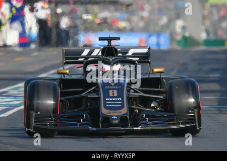 Albert Park, Melbourne, Australien. 16 Mär, 2019. Romain Grosjean (FRA) # 8 von den Reichen Energie Haas F1 Team verlässt die Grube die Qualifikation Tagung 2019 australischen Formel 1 Grand Prix im Albert Park, Melbourne, Australien zu starten. Sydney Low/Cal Sport Media/Alamy leben Nachrichten Stockfoto