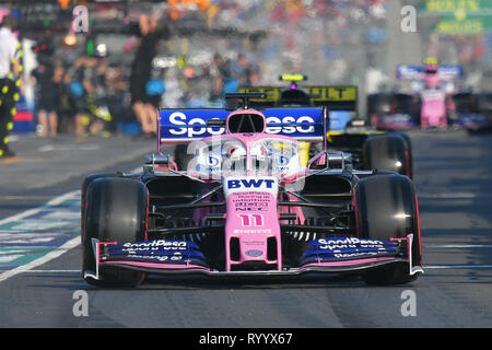 Albert Park, Melbourne, Australien. 16 Mär, 2019. Sergio Perez (MEX) # 11 von der Racing Point F1 Team die Grube verlässt die Qualifikation Tagung 2019 australischen Formel 1 Grand Prix im Albert Park, Melbourne, Australien zu starten. Sydney Low/Cal Sport Media/Alamy leben Nachrichten Stockfoto