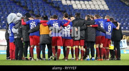 Duisburg, Deutschland. 15 Mär, 2019. firo: 15.03.2019 Fußball, 3. Bundesliga, Saison 2018/2019 KFC Uerdingen 05 - SC Fortuna Kv? Ln die Uerdinger Team die Endrunde, nach dem Spiel. | Verwendung der weltweiten Kredit: dpa/Alamy leben Nachrichten Stockfoto