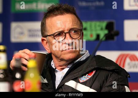 Duisburg, Deutschland. 15 Mär, 2019. firo: 15.03.2019 Fußball, 3. Bundesliga, Saison 2018/2019 KFC Uerdingen 05 - SC Fortuna Köln Trainer Norbert Meier (#NM, KFC Uerdingen 05) gegessen. | Verwendung der weltweiten Kredit: dpa/Alamy leben Nachrichten Stockfoto