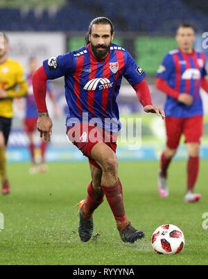 Duisburg, Deutschland. 15 Mär, 2019. firo: 15.03.2019 Fußball, 3. Bundesliga, Saison 2018/2019 KFC Uerdingen 05 - SC Fortuna Köln Adriano Grimaldi (Nr. 19, KFC Uerdingen 05) Single Action, | Nutzung der weltweiten Kredit: dpa/Alamy leben Nachrichten Stockfoto