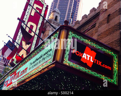 Das historische Fox Theatre, darstellende Kunst Veranstaltungsort an der Peachtree Street im Herzen von Atlanta, Georgia, ist ein geliebter Wahrzeichen in der südlichen Hauptstadt. Stockfoto