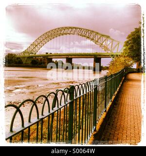 Runcorn Widnes Silver Jubilee Straßenbrücke Stockfoto