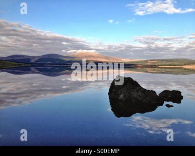 Clatteringshaw Loch in Dumfries und Galloway. Schottischen Galloway Forest Park. Stockfoto