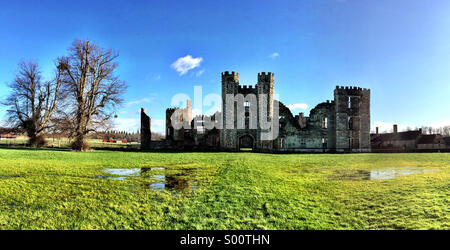 Cowdray Park Ruinen, West Sussex, England Stockfoto