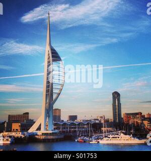 Der Spinnaker Tower in Portsmouth Harbour in Hampshire, UK. Stockfoto