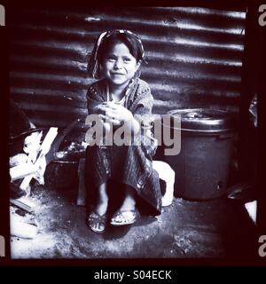 Maya indigene Mädchen in San Antonio Palopo, Solola, Guatemala. Stockfoto