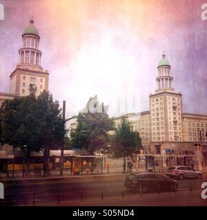 Frankfurter Tor auf der Karl-Marx-Allee, Berlin Stockfoto