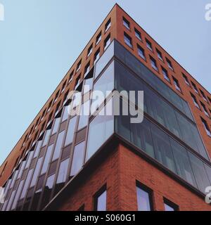 Modernes Gebäude in der Innenstadt von Holzhafen warehouse District, Altona-Altstadt, Hamburg, Deutschland Stockfoto