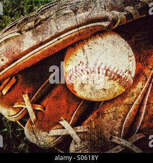 Baseball und Handschuh Stockfoto