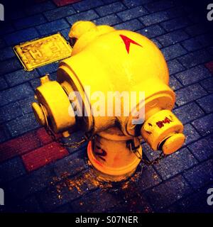 Meer-Wasser-Hydranten Stockfoto