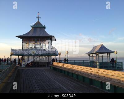 Clevedon Pier in North Somerset - wo eine Richtung gedreht, "Sie & I" Stockfoto