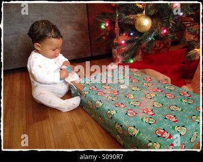 Babys erstes Weihnachten Stockfoto