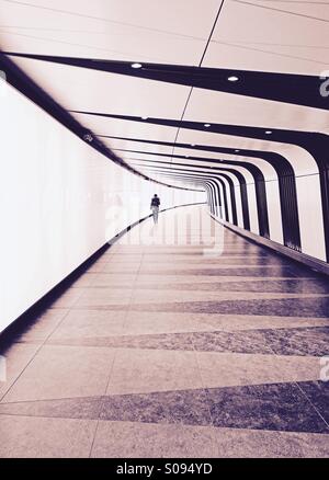 Lichttunnel - Bahnhof Kings Cross u-Bahn London UK Stockfoto