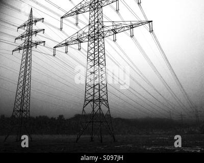 Strom Hochspannungskabel, Leichlingen, Deutschland. Stockfoto