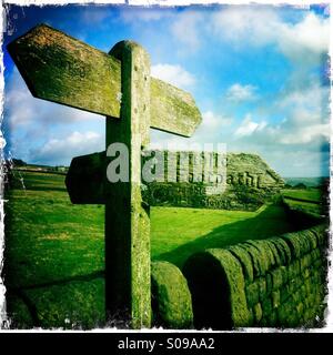 Wanderweg-Zeichen, in der Nähe von Todmorden, West Yorkshire, England Stockfoto