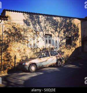 Renault 5 parken außerhalb Stockfoto