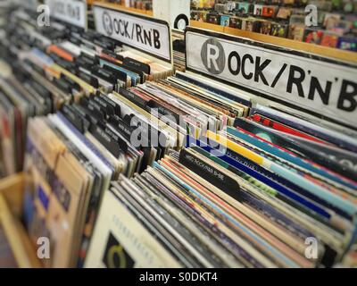 Alte Vinyl-Schallplatten im Music store Stockfoto