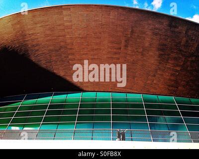 Detail des Aquatics Centre an der Königin Elizabeth II Olympiapark, Stratford City, London Borough of Newham, East London, England, Vereinigtes Königreich, Europa Stockfoto