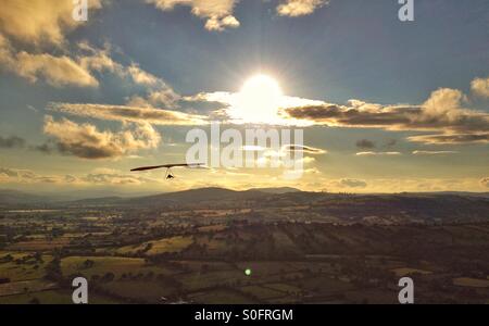 Hängen Sie gleiten auf der Long Mynd in Shropshire UK. Stockfoto