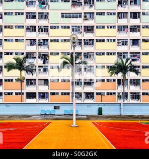 Bunte Fassade Choi Hung Estate, eines der ältesten öffentlichen Wohnanlagen in Hongkong Stockfoto