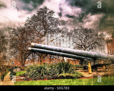 Das Imperial War Museum 15-Zoll-Marinegewehren, Lambeth Road, London Borough of Lambeth, Central London, England, Vereinigtes Königreich, Europa Stockfoto